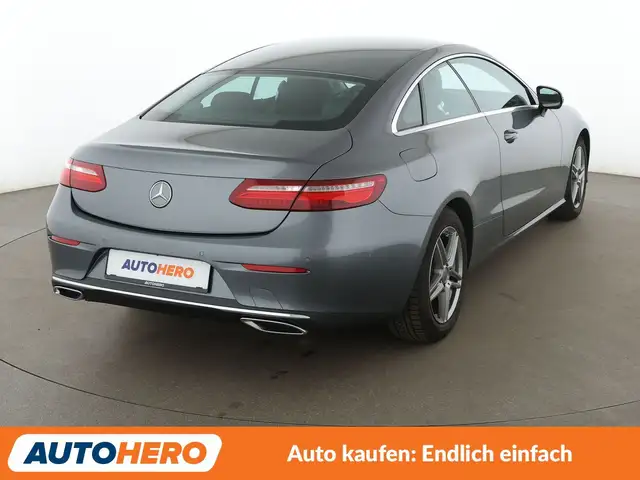 Mercedes-Benz E-Class view 6