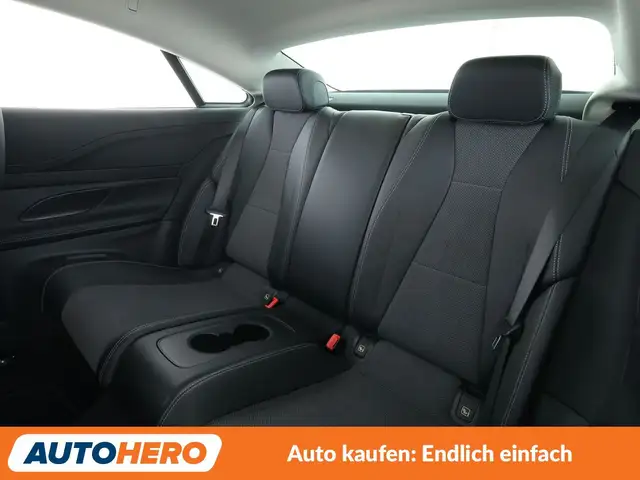 Mercedes-Benz E-Class view 14