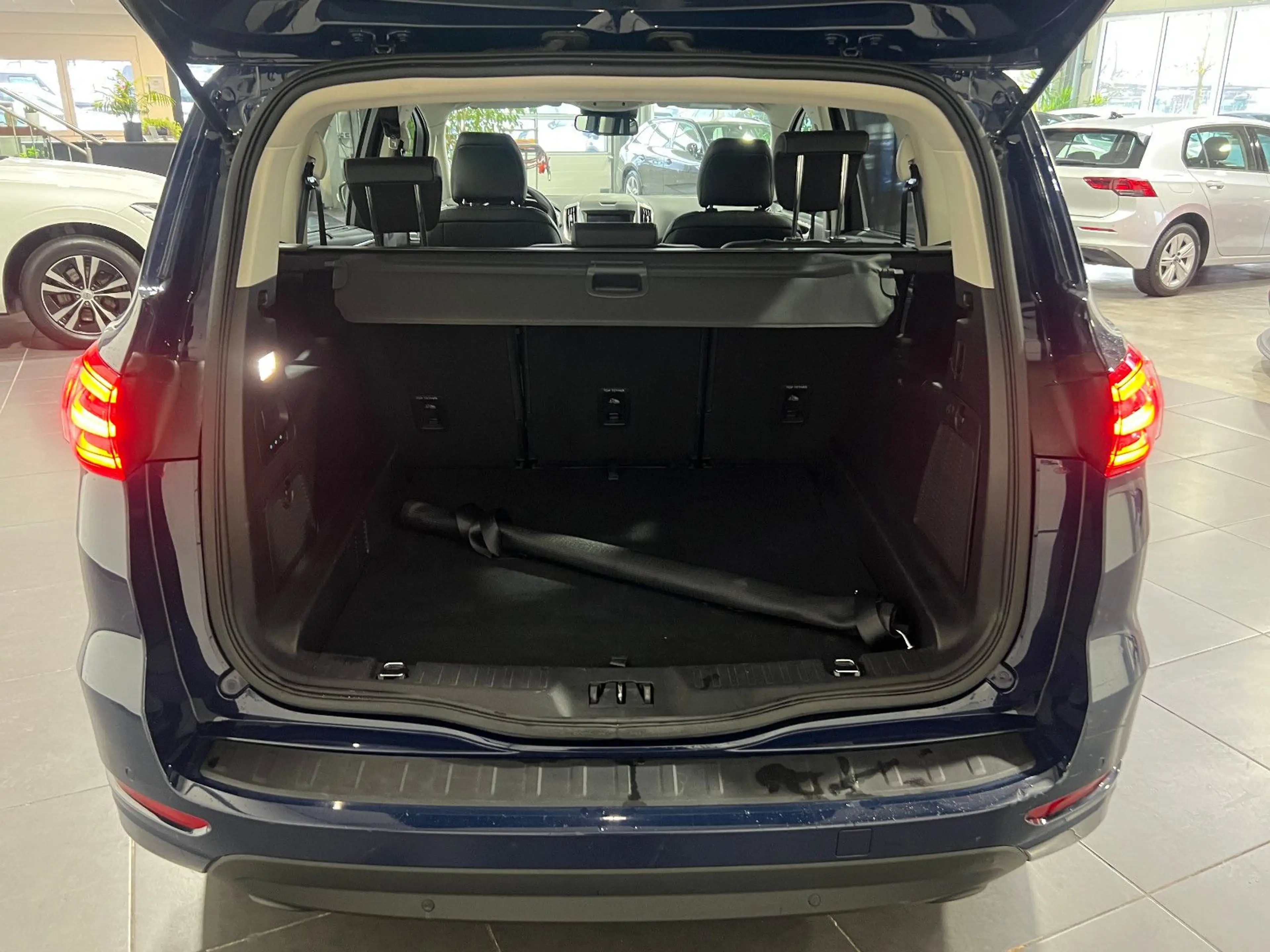 Ford S-Max 2.0 TDCi Automatik **Navi*Kamera*Leder** — photo 5