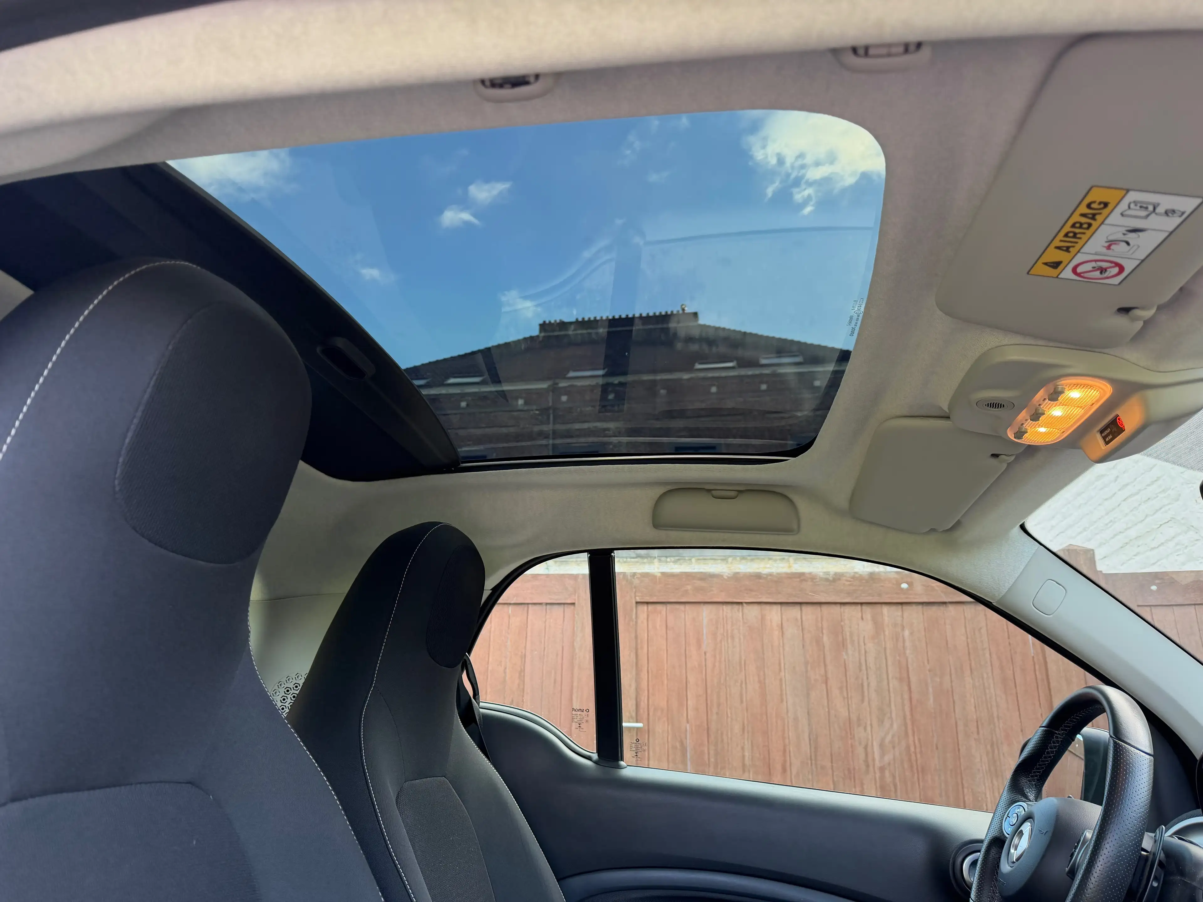 smart forTwo 0.9 Turbo Sport DCT *PANO || CAM || CARNET || SIEGES CHAUFFANTS* — photo 10