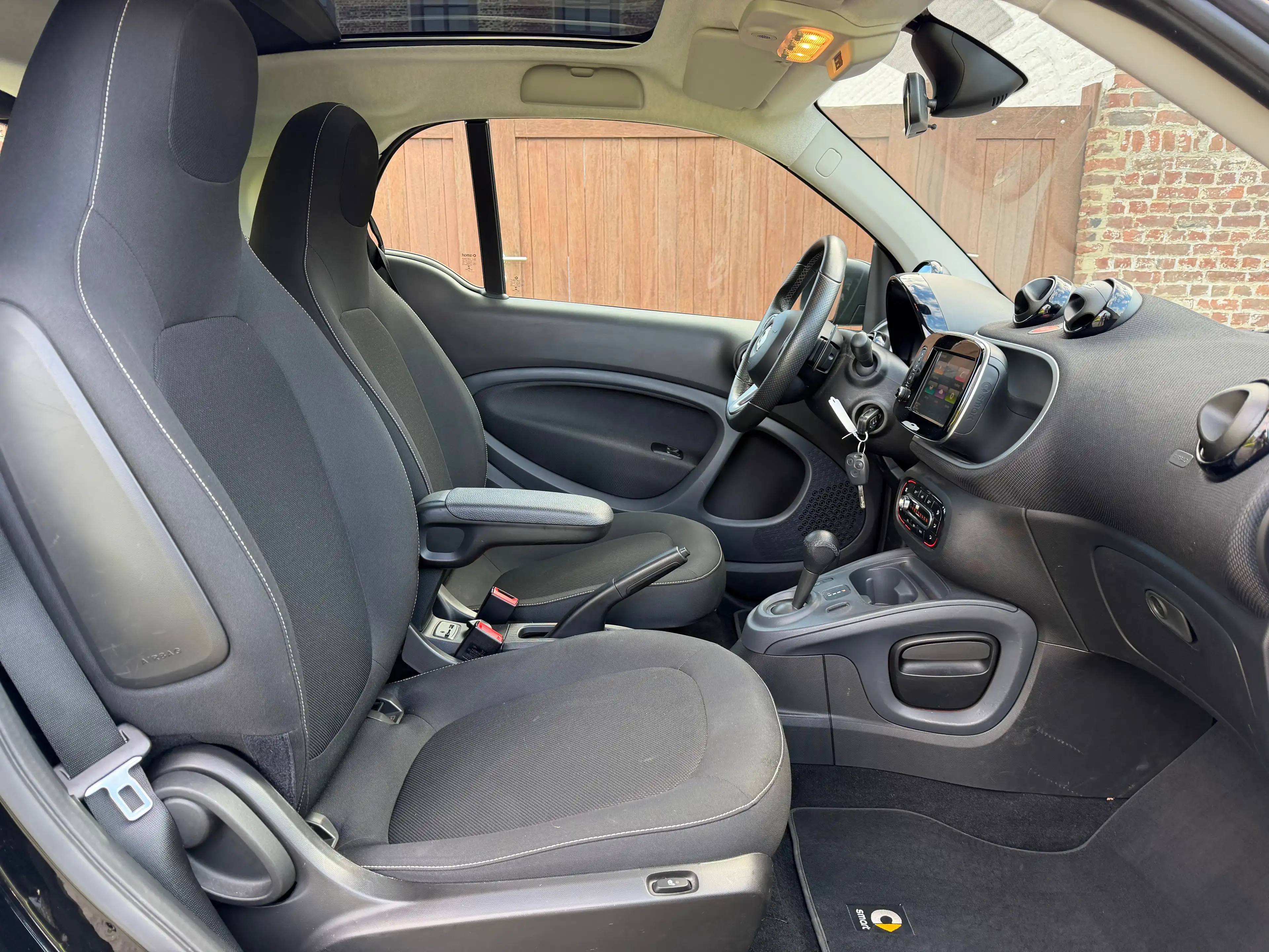 smart forTwo 0.9 Turbo Sport DCT *PANO || CAM || CARNET || SIEGES CHAUFFANTS* — photo 9