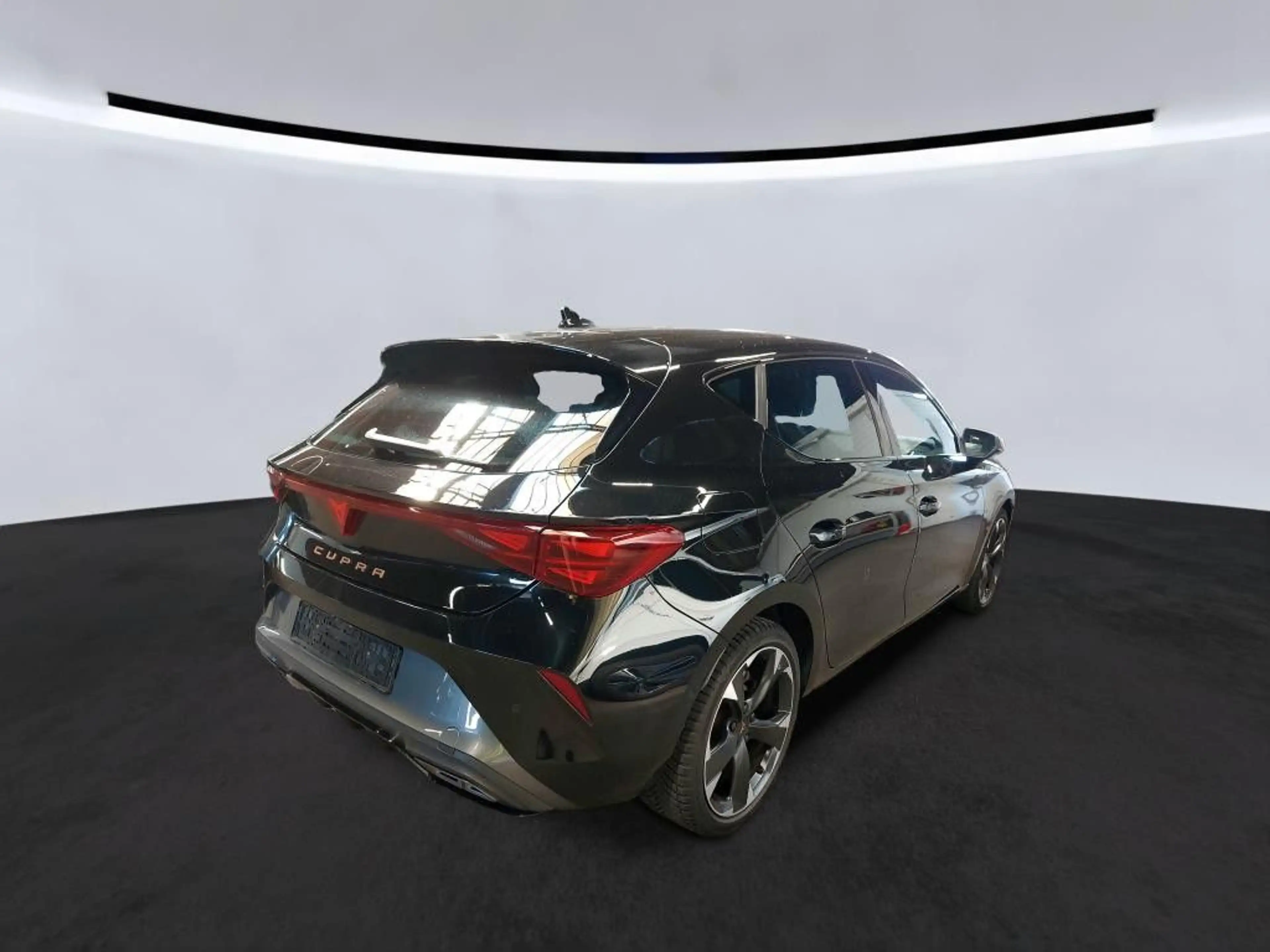 CUPRA Leon 1.5 e/TSI Edge Navi SHZ ACC LED PDC Alu18 — photo 4