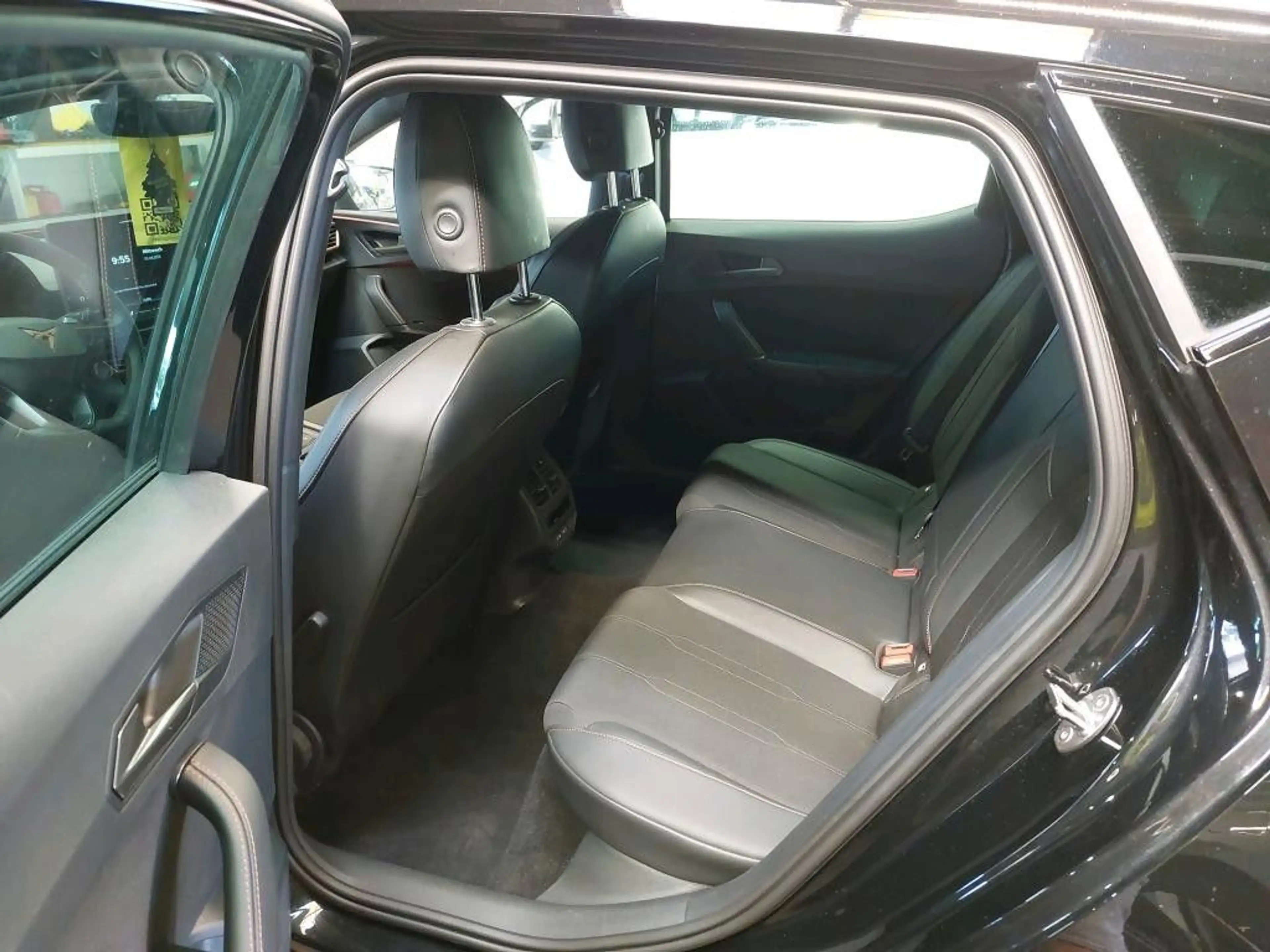 CUPRA Leon 1.5 e/TSI Edge Navi SHZ ACC LED PDC Alu18 — photo 6