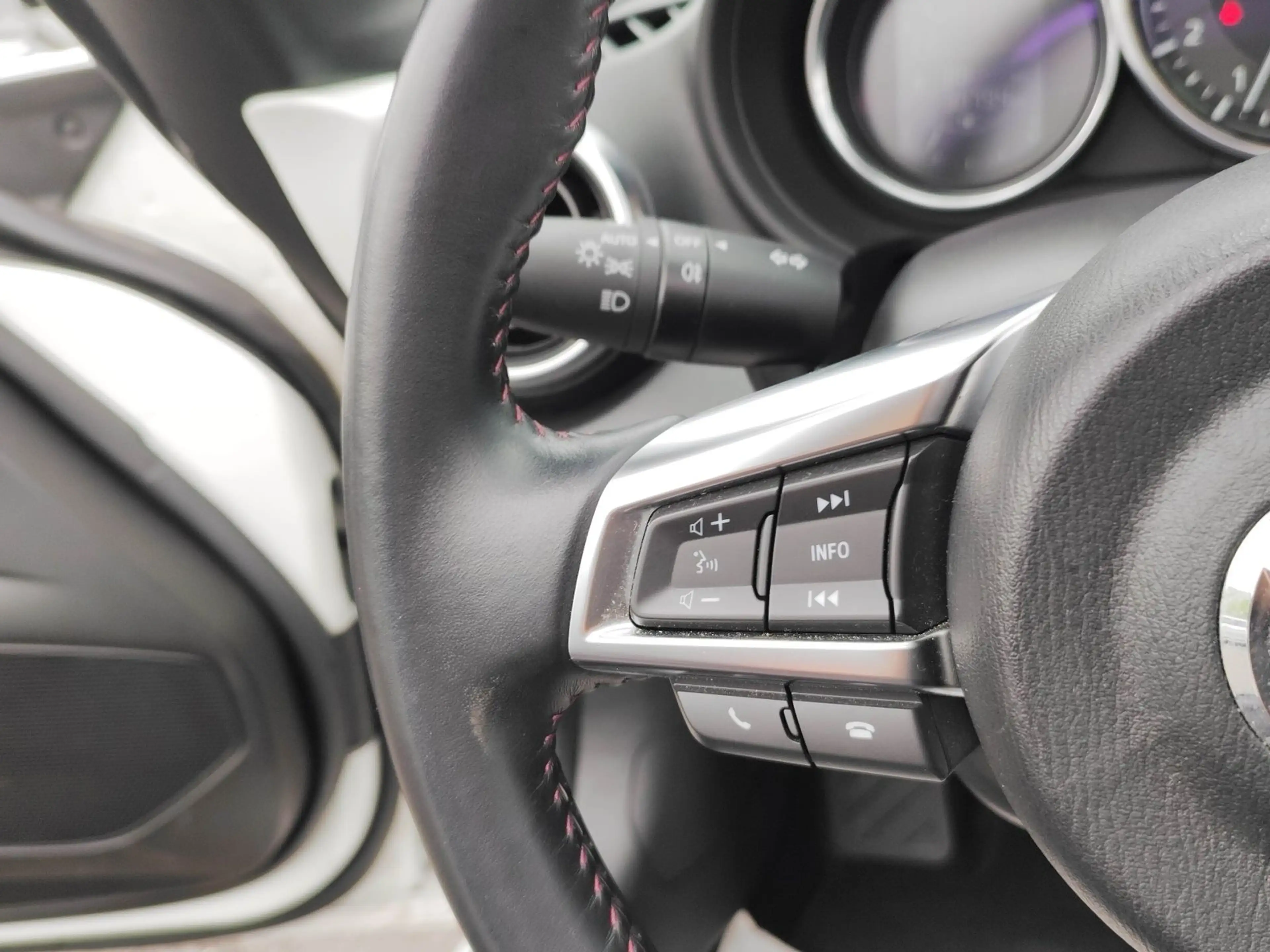 Mazda MX-5 Sports-Line *1.HAND*LED*DAB+* — photo 17
