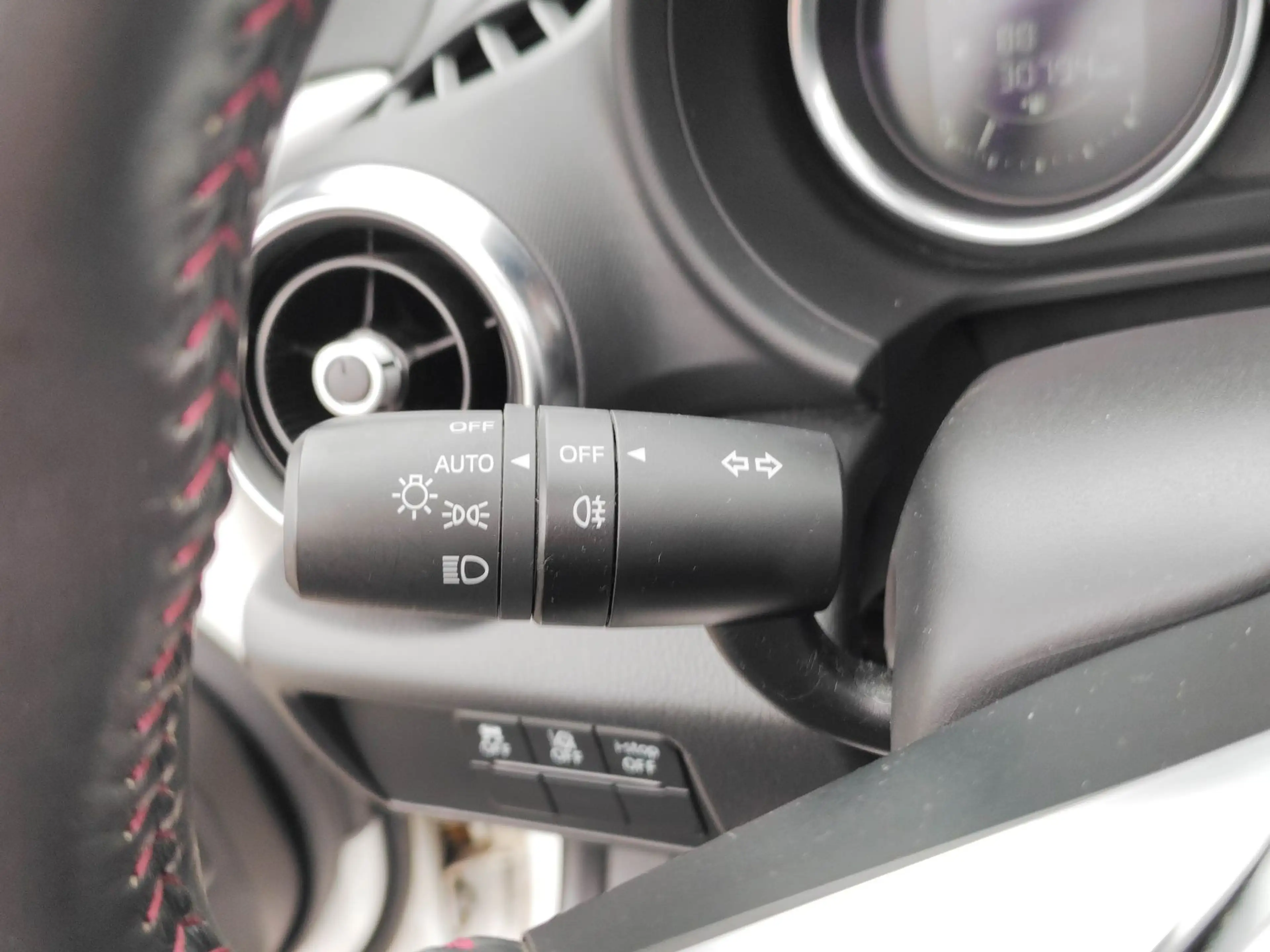 Mazda MX-5 Sports-Line *1.HAND*LED*DAB+* — photo 18