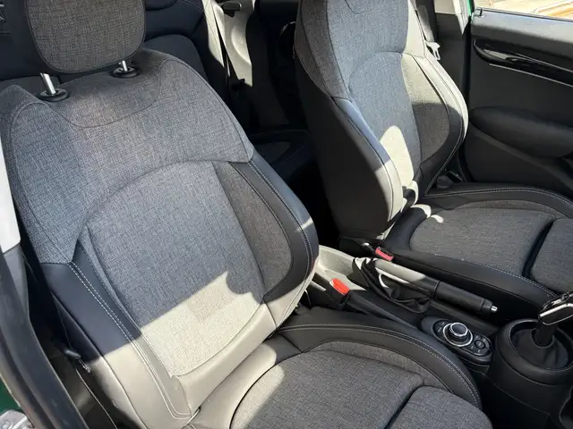 Mini Hatch view 10