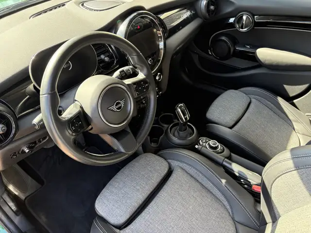 Mini Hatch view 3