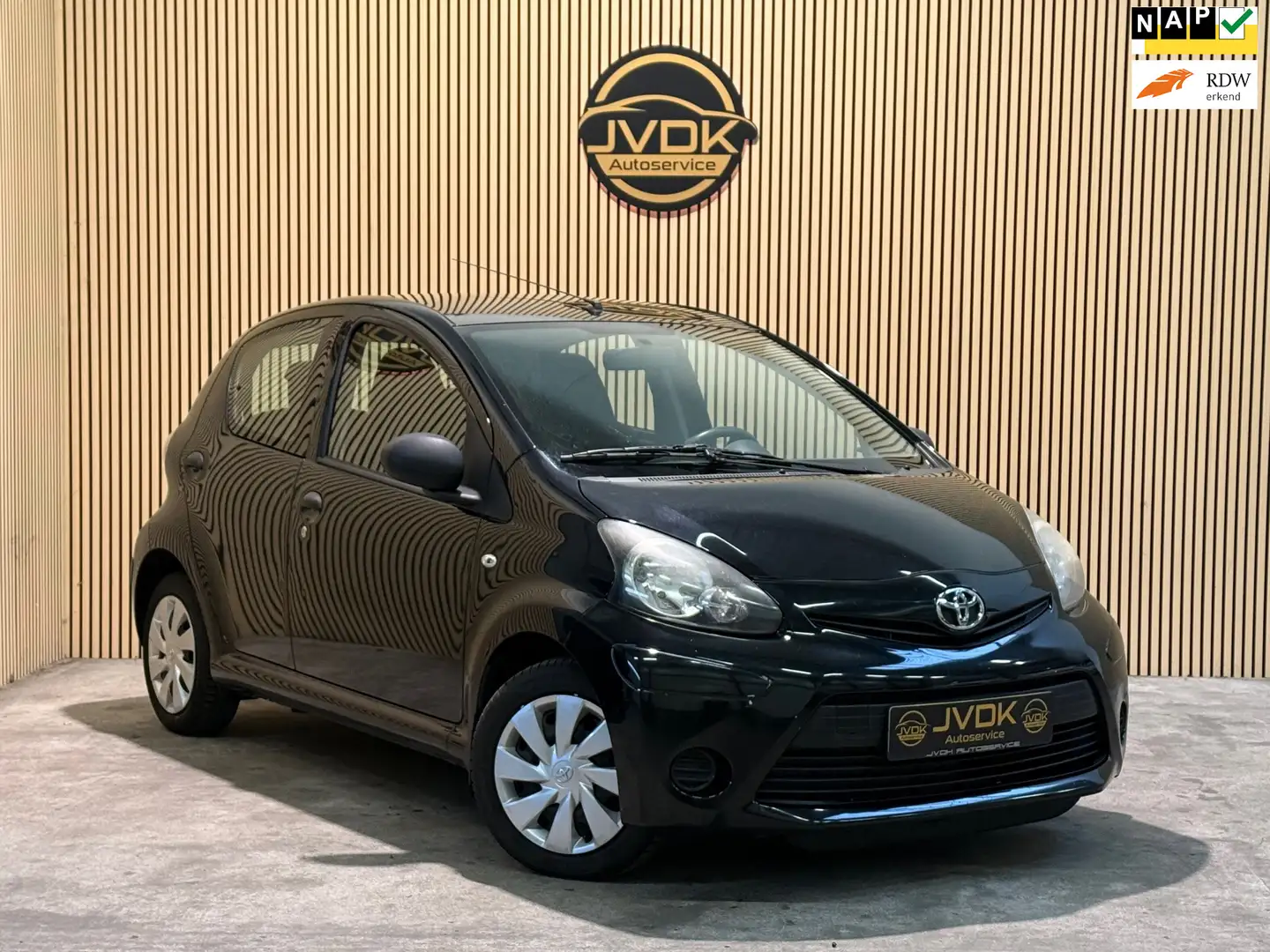Toyota Aygo 1.0 VVT-i Now 5-DEURS, AIRCO, BJ 2014, ELECTR RAME Siyah - 1