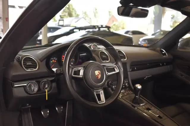 Porsche Boxster view 7