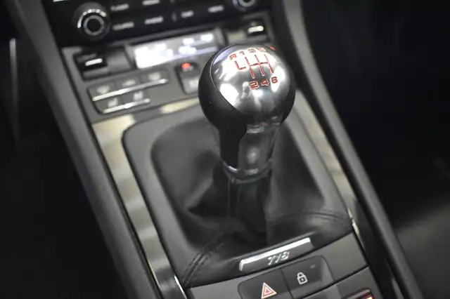 Porsche Boxster view 10