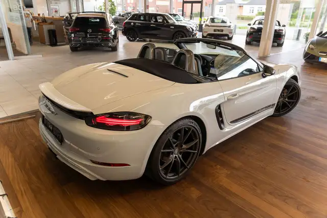 Porsche Boxster view 3
