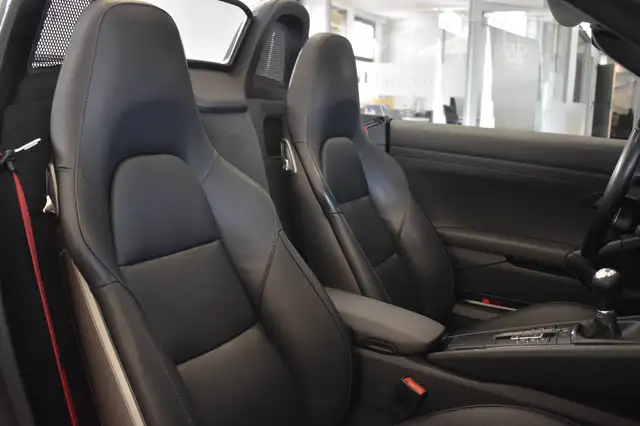 Porsche Boxster view 12