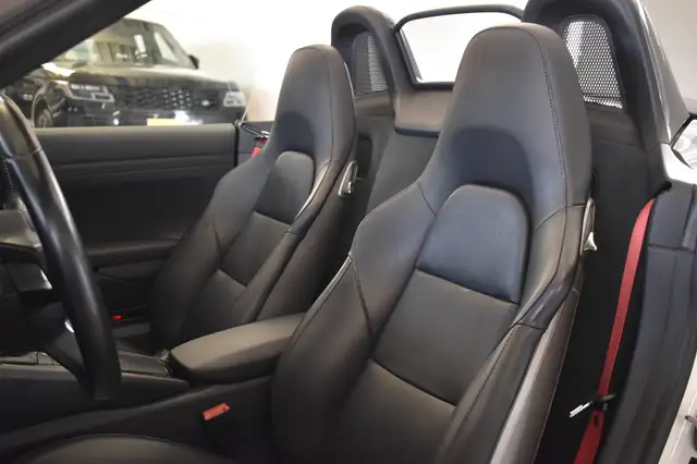 Porsche Boxster view 11