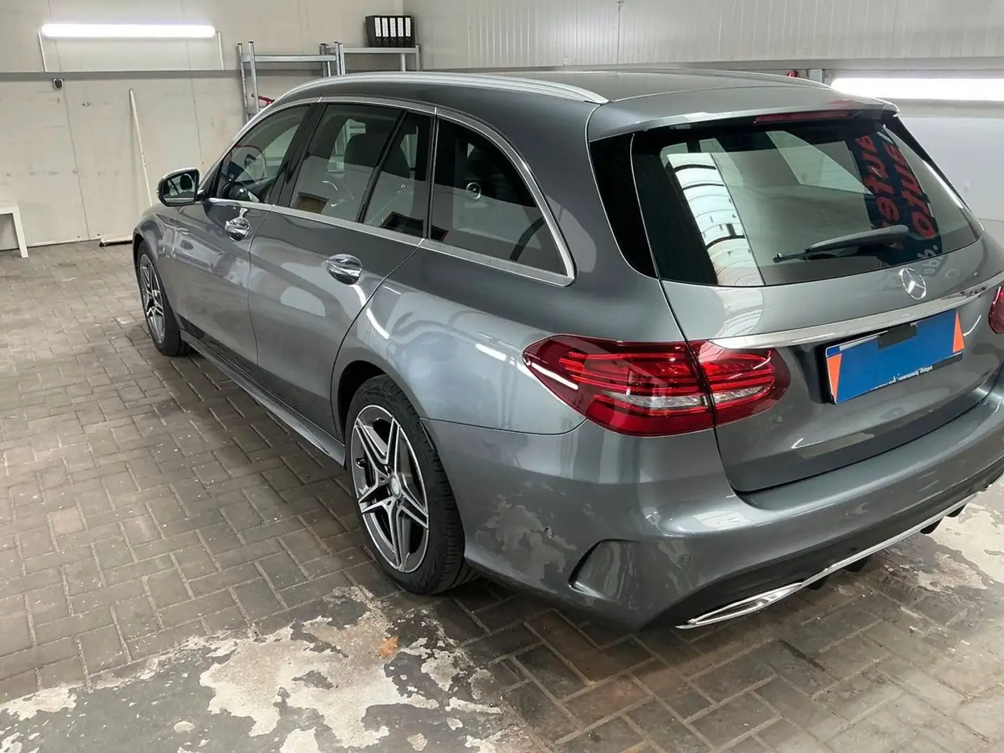 Mercedes-Benz C 300 T AMG LINE LEDER NAV LED AHK CAMERA HUD Grau - 2