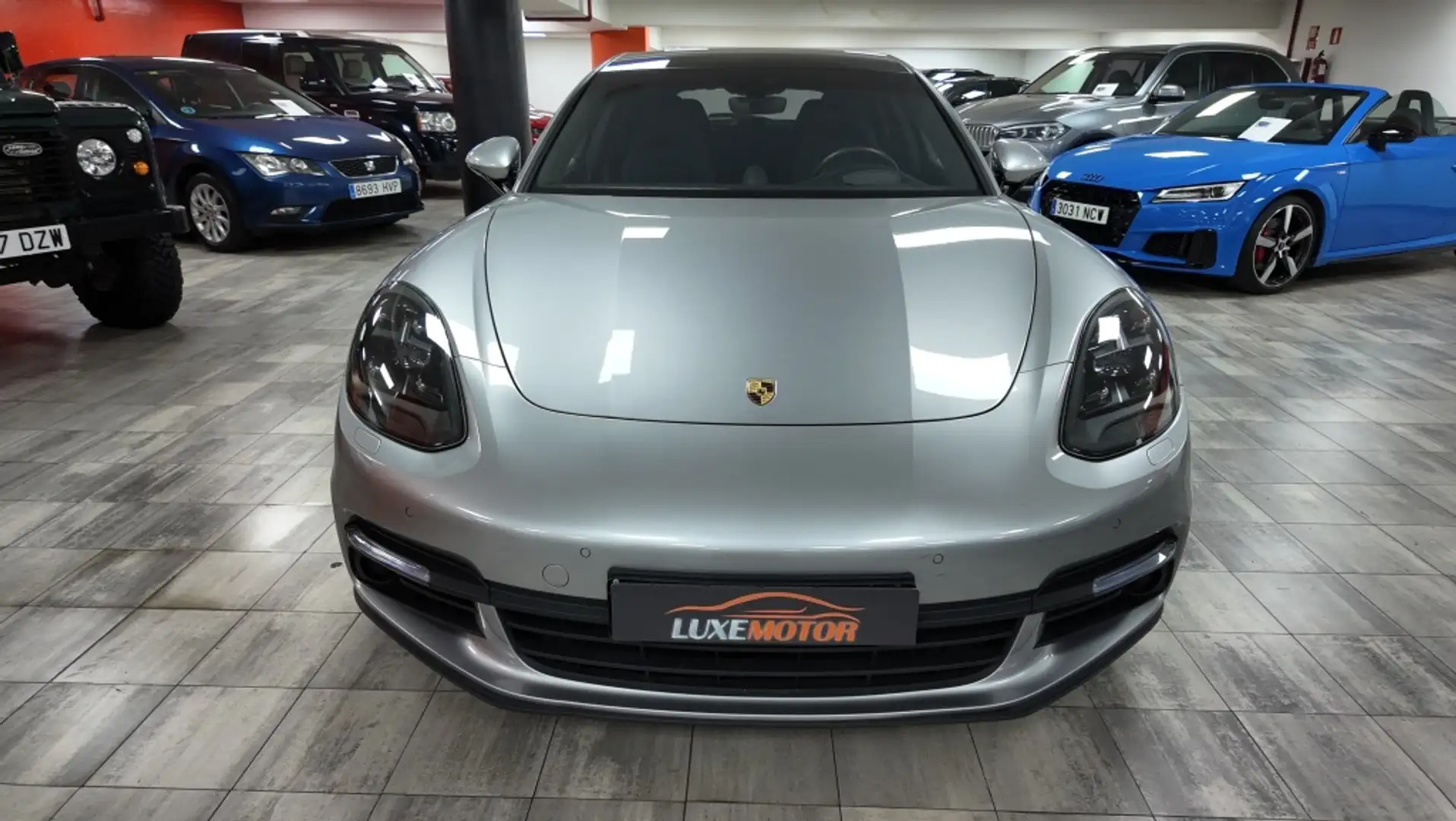 Porsche Panamera 4 e-Hybrid Sport Turismo 10 Years Edition Argent - 2