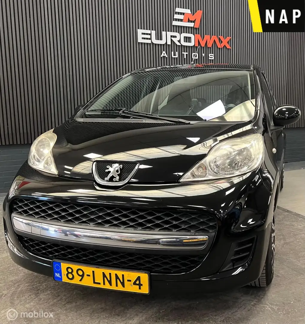 Peugeot 107 1.0-12V Urban Move NAP - Airco Noir - 1