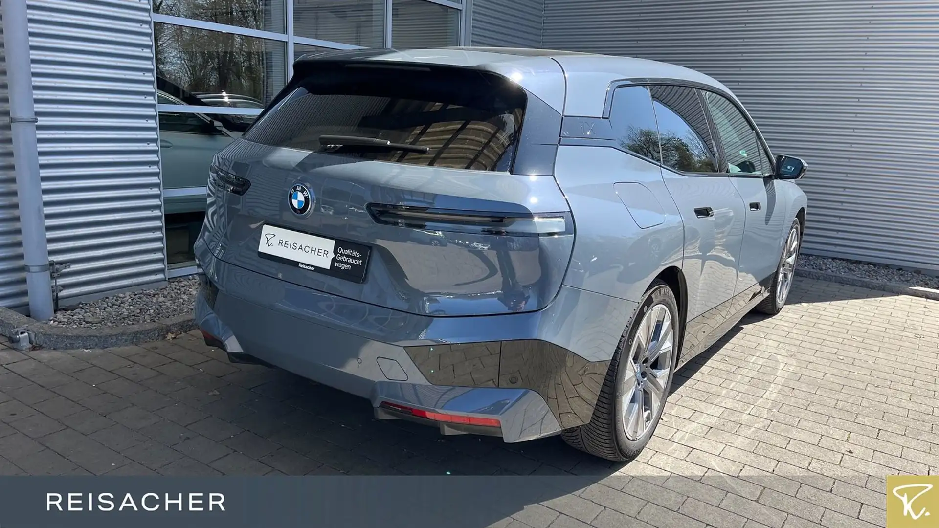 BMW iX xDrive40 Sportpaket Navi 360° Laser ACC AHK Grau - 2