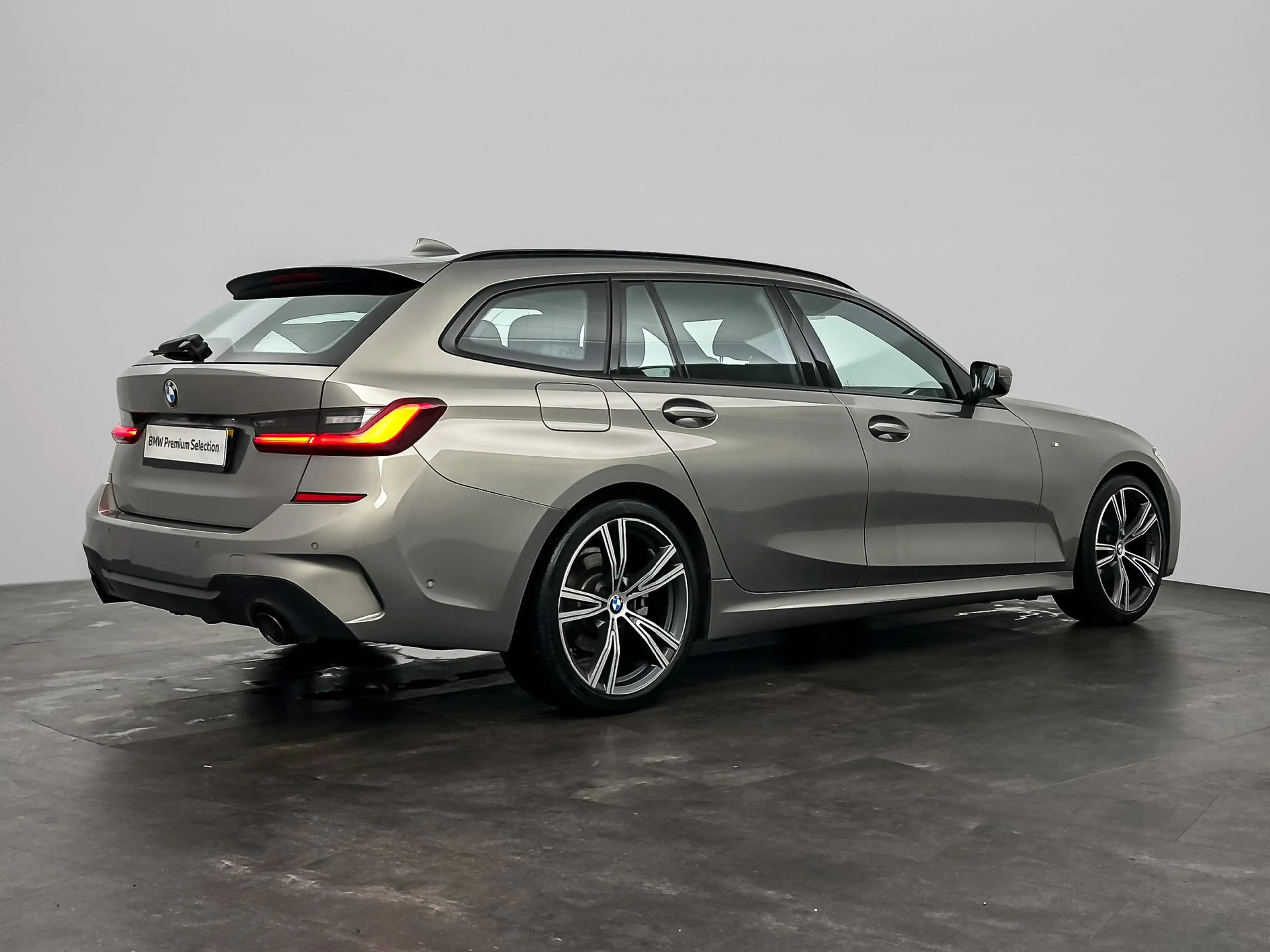 BMW 318 3-serie Touring 318i Executive Edition | Model M S — photo 4