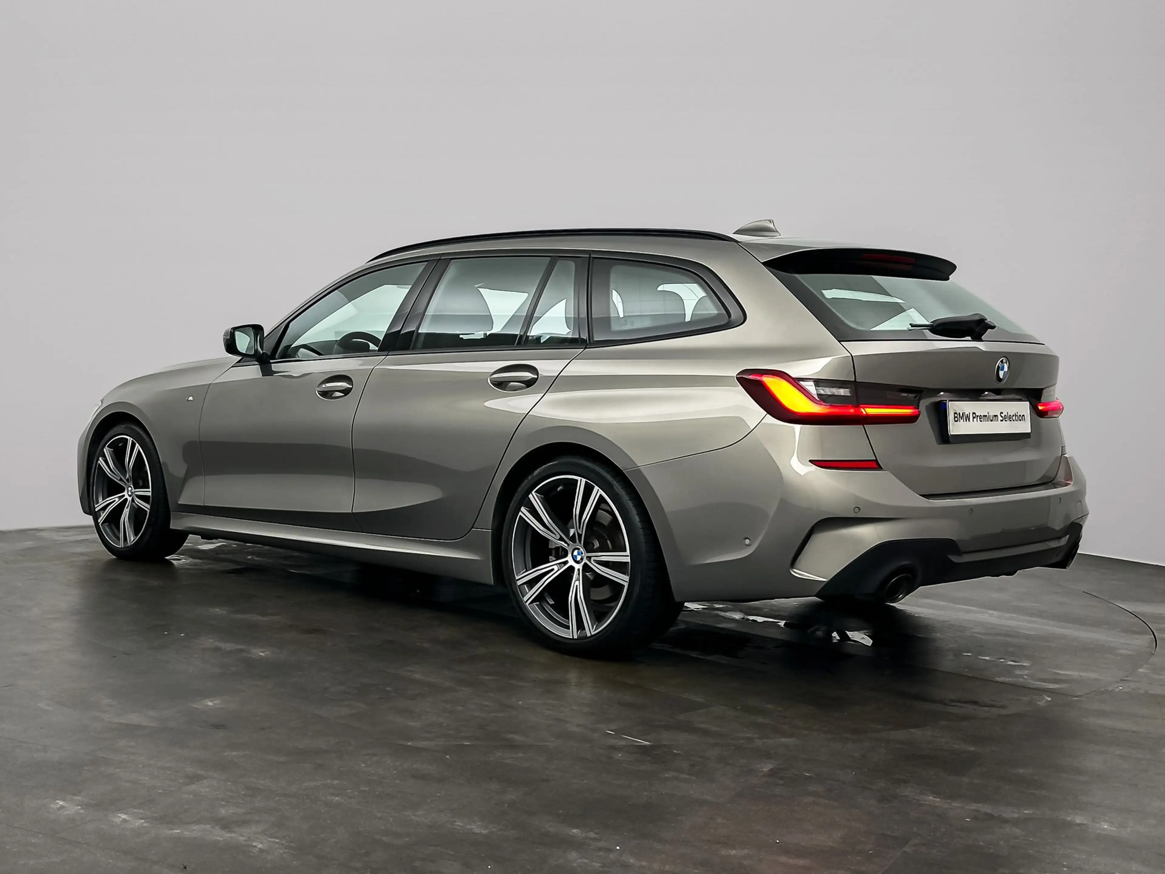 BMW 318 3-serie Touring 318i Executive Edition | Model M S — photo 3