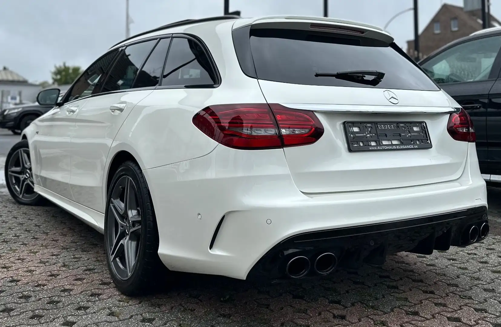 Mercedes-Benz C 43 AMG NIGHT-PAKET-PANO-HEADUP-SHZ-AMG PERFORMANCE Blanc - 2