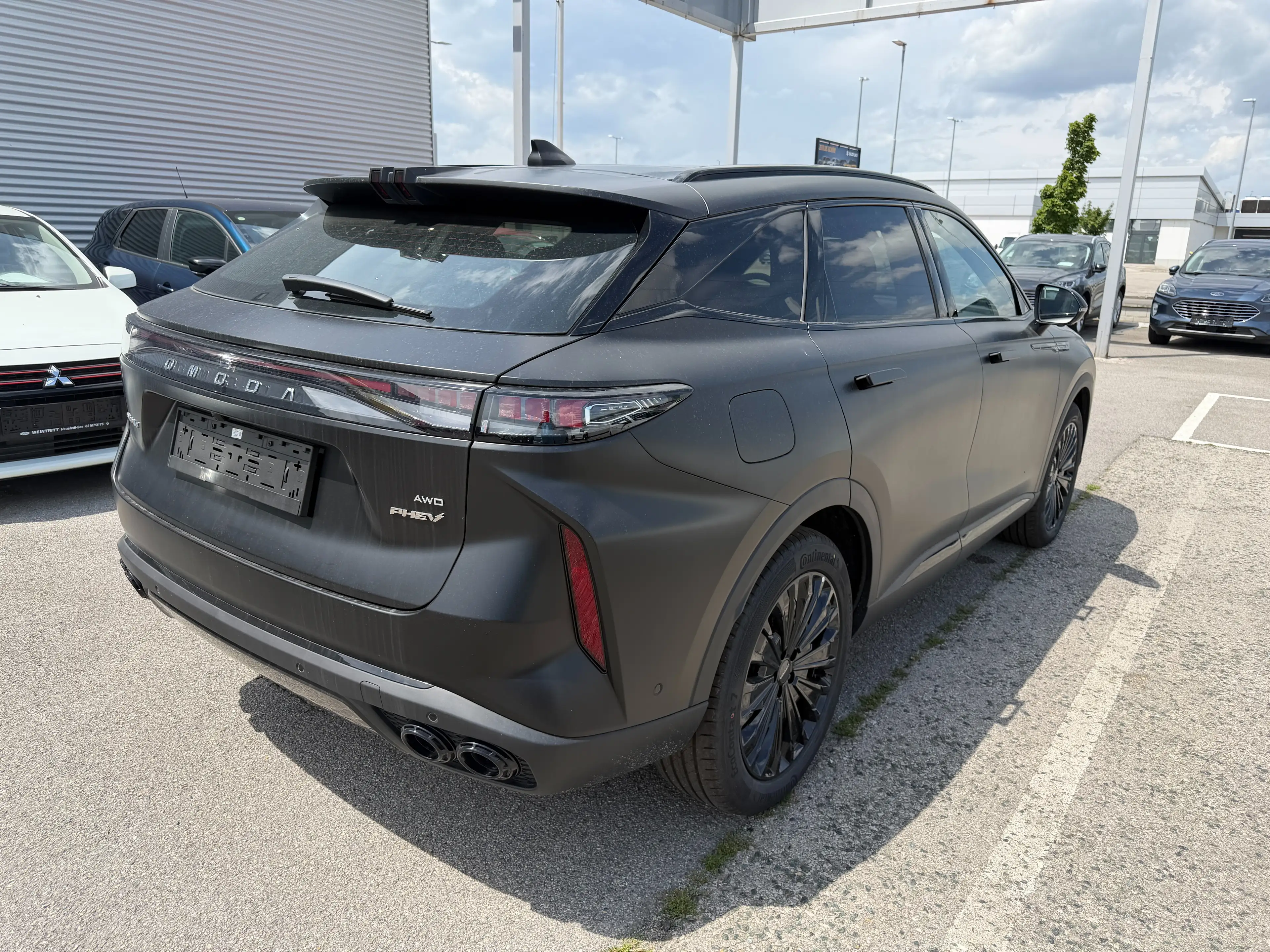Omoda 9 Premium PHEV Black Edition — photo 5