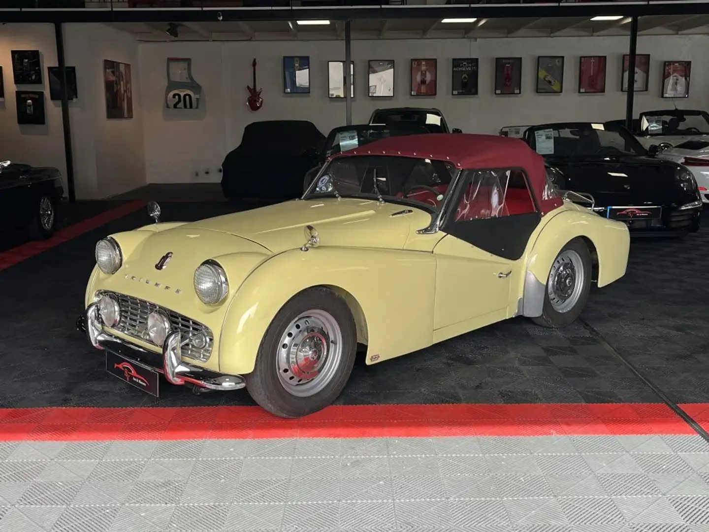 Triumph TR3 Amarillo - 2