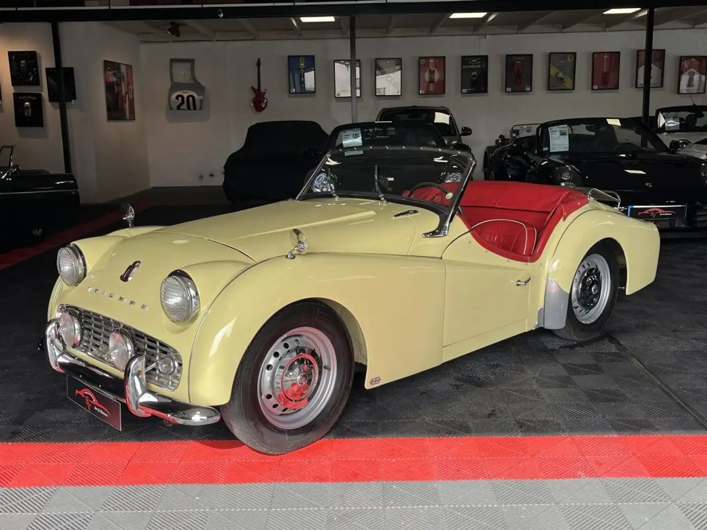 Triumph TR3 Amarillo - 1