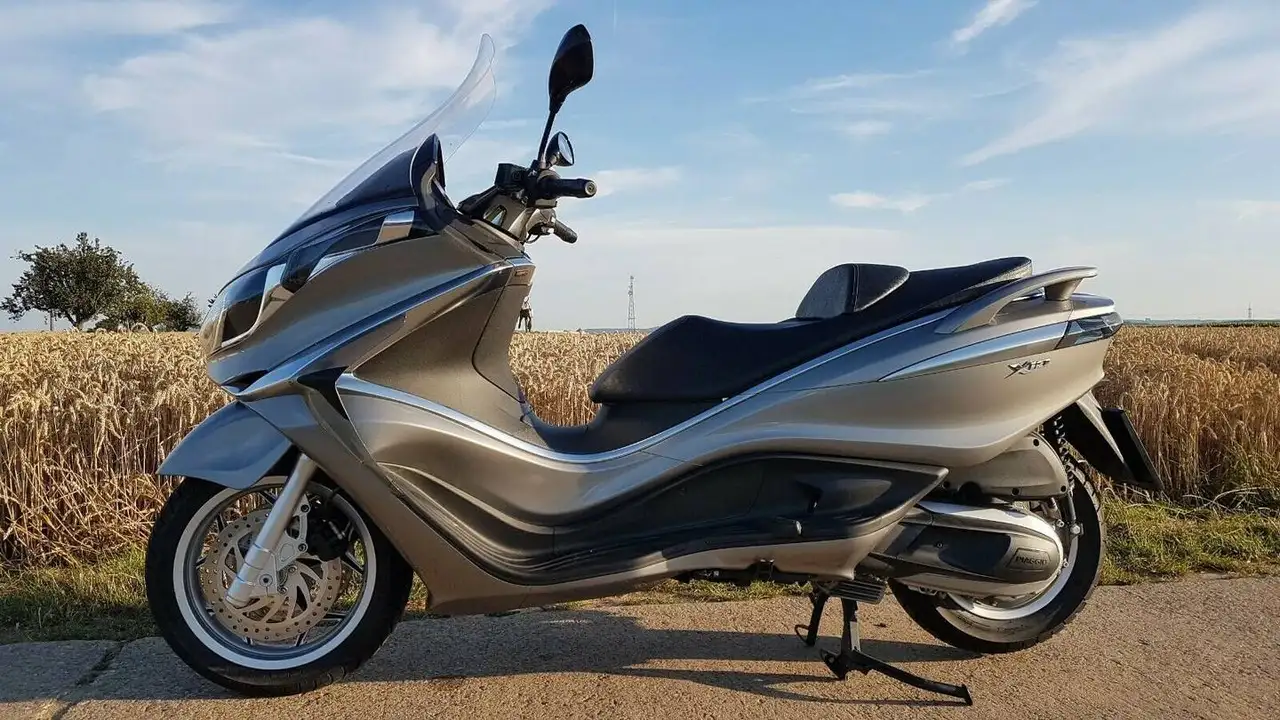 Piaggio X 10