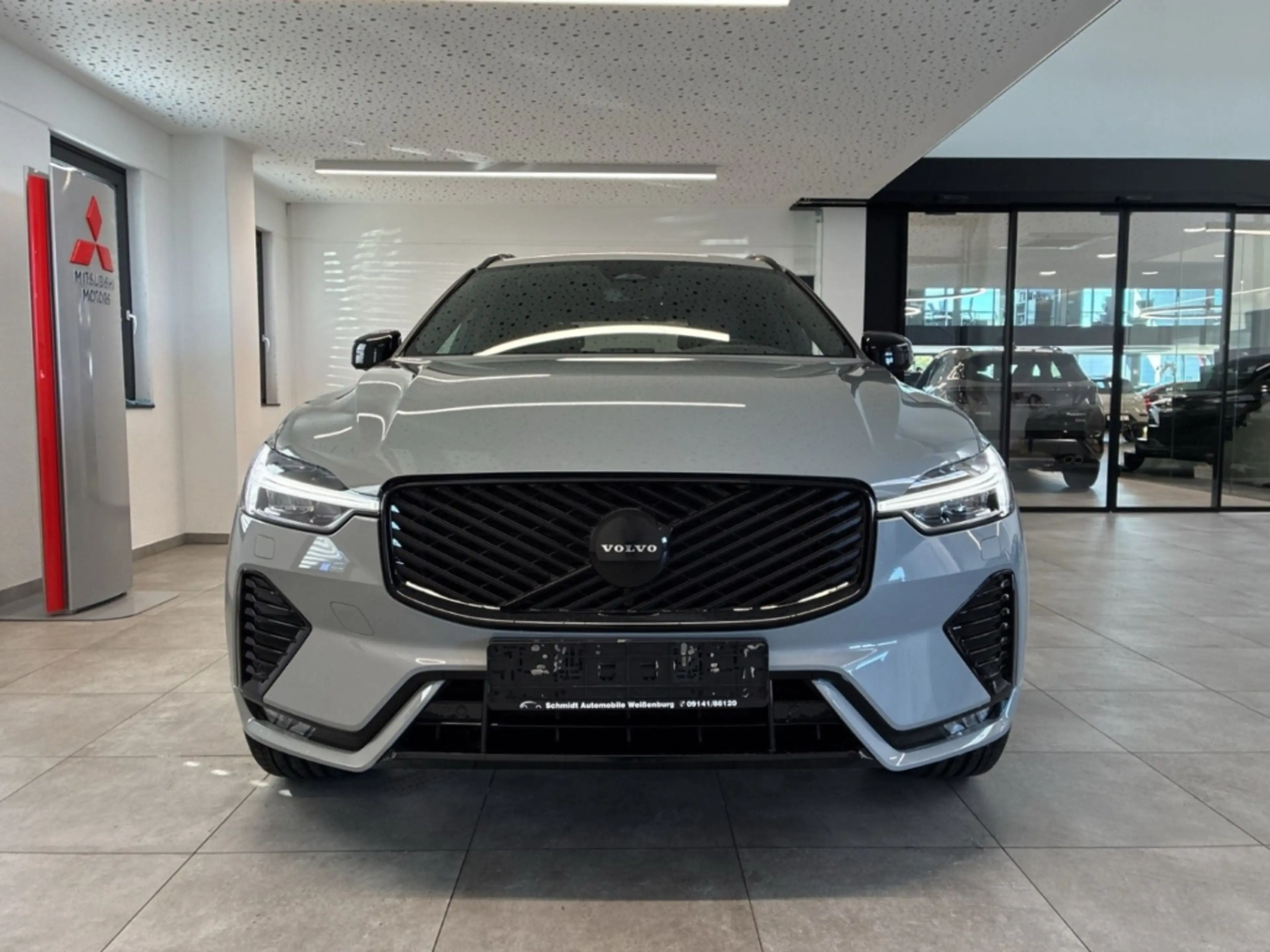 Volvo XC60 2.0 B5 MH AWD Black-Edition Plus AHK Harman Kardon — photo 5