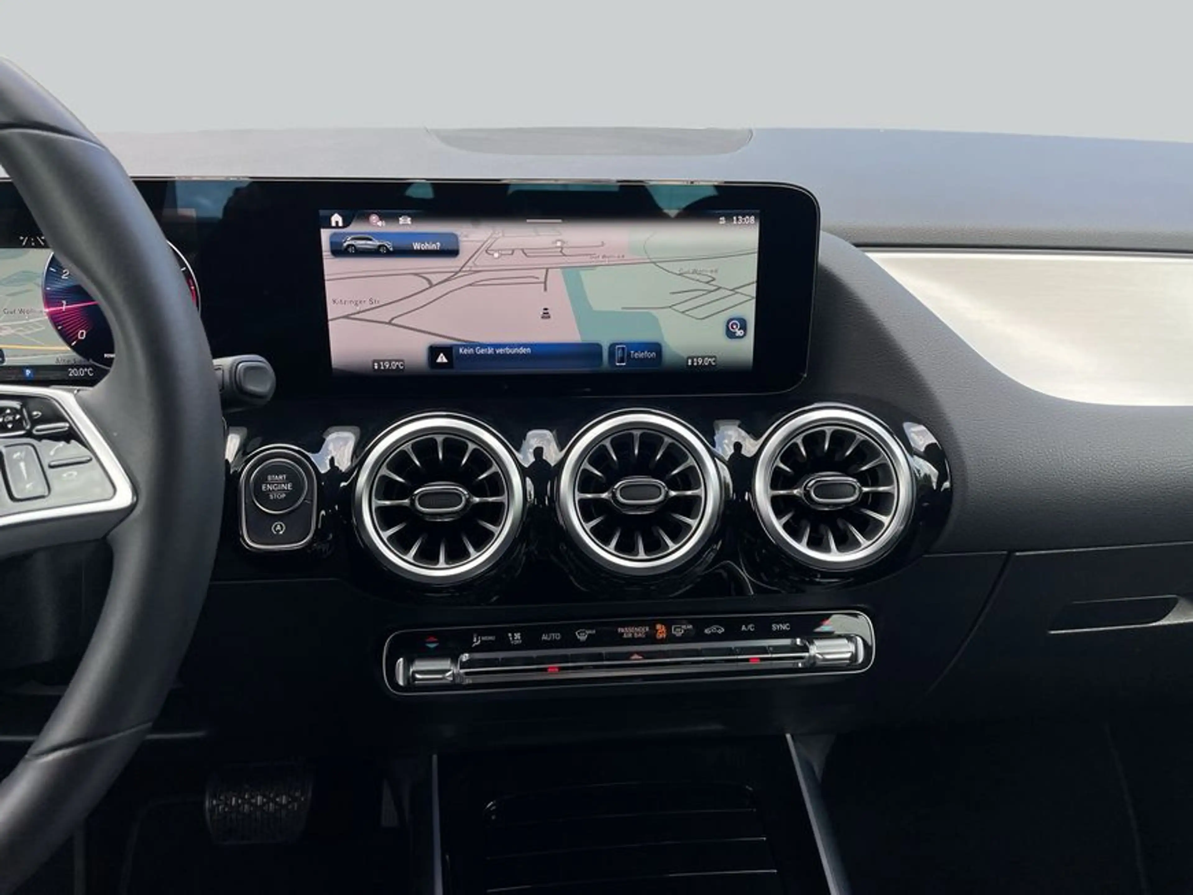 Mercedes-Benz GLA 200 GLA — photo 14