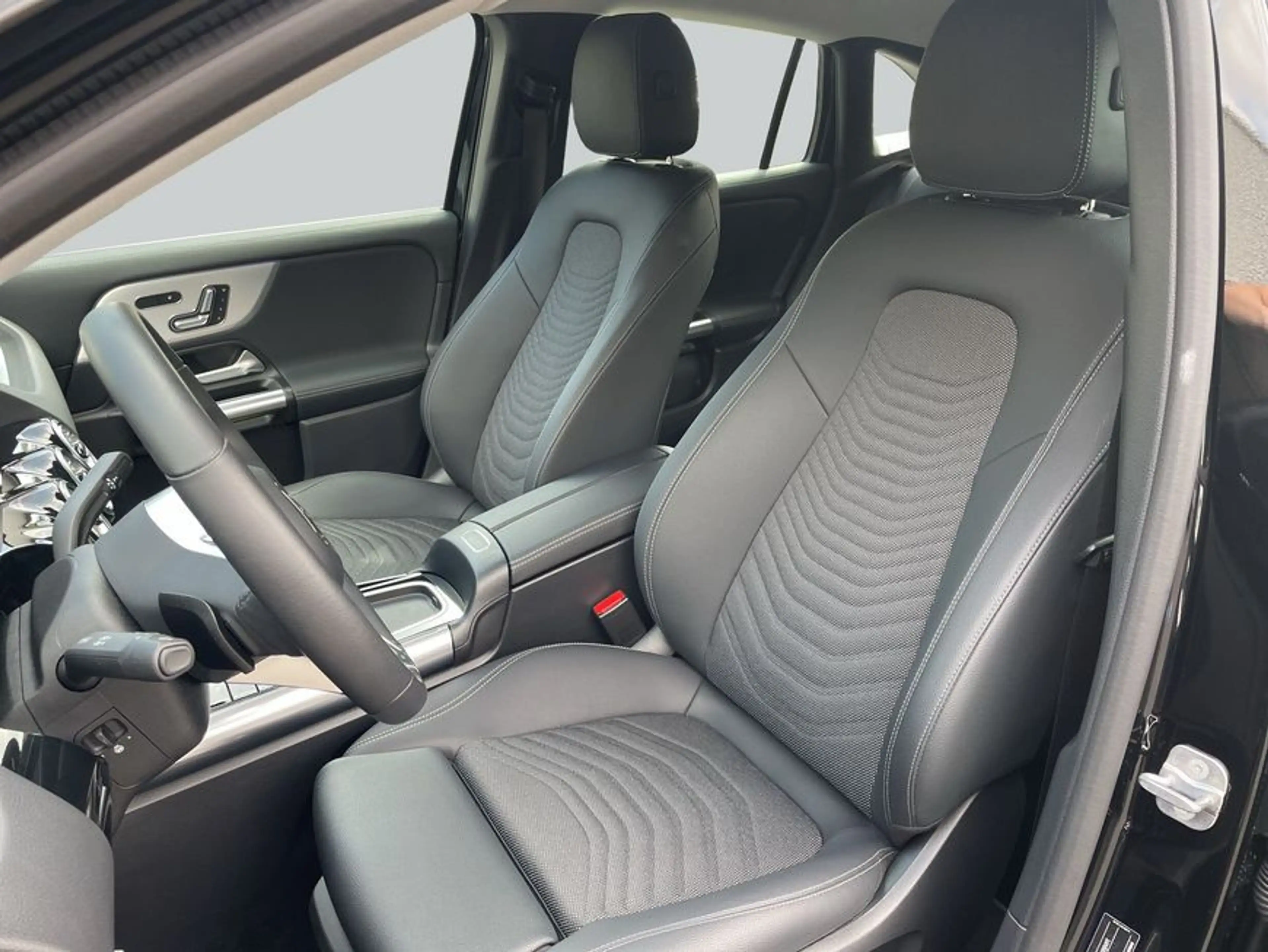Mercedes-Benz GLA 200 GLA — photo 10
