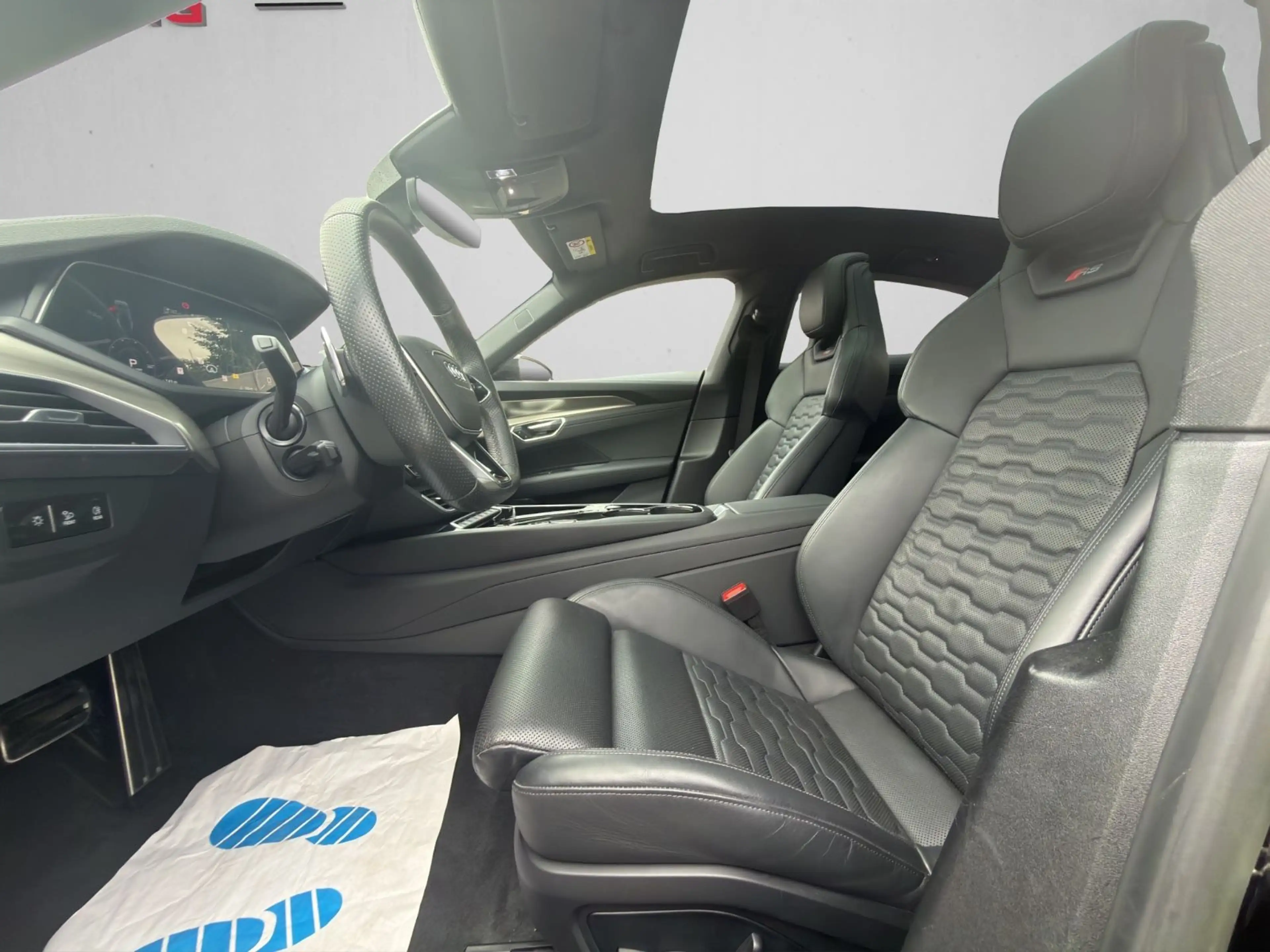 Audi e-tron GT RS quattro Black*Pano*360°*B&O*21" — photo 15