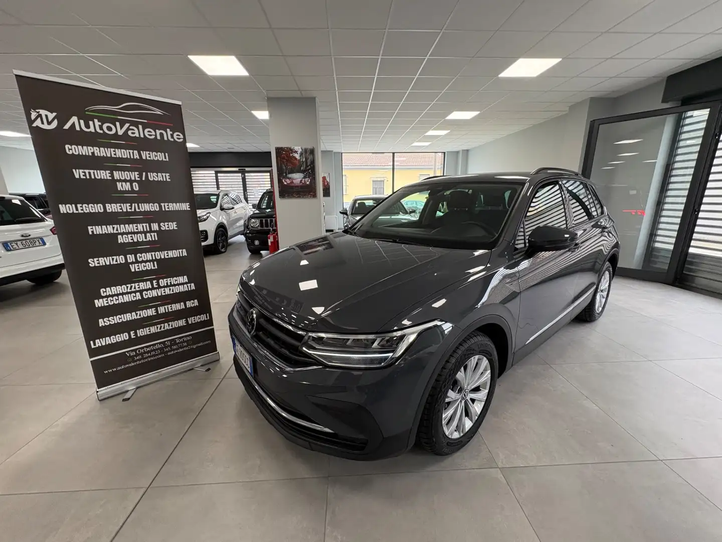 Volkswagen Tiguan 2.0 TDI SCR DSG Advanced BlueMotion Technology Grijs - 1