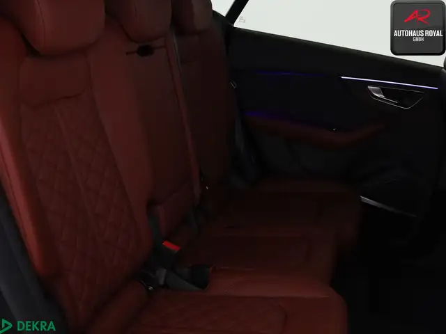 Audi SQ8 view 13