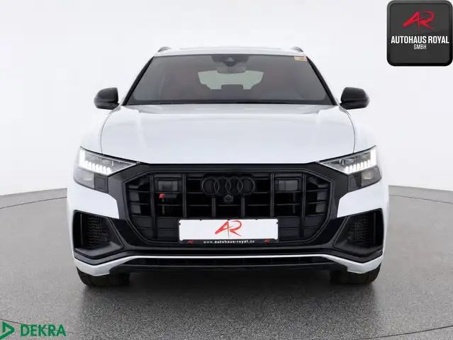 Audi SQ8 view 8