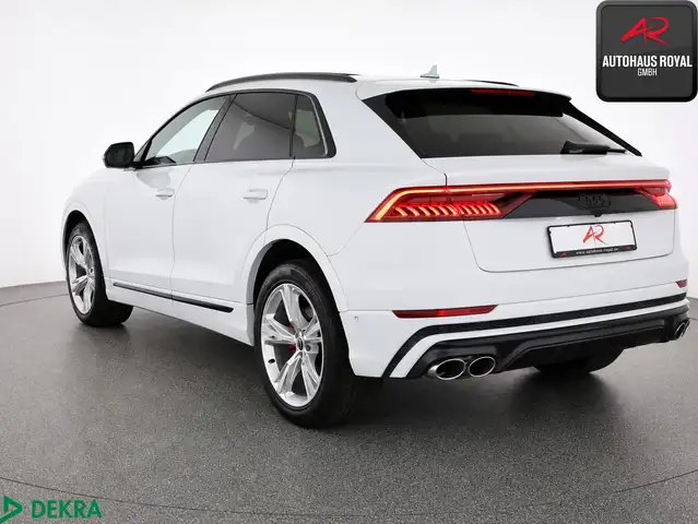 Audi SQ8 view 3