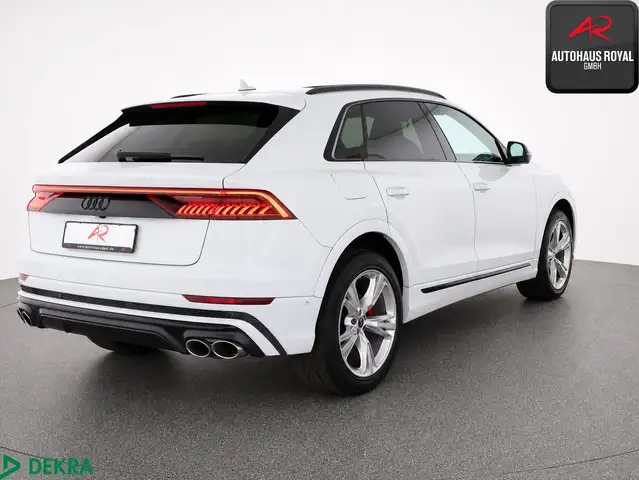Audi SQ8 view 5