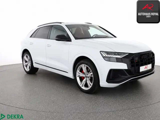 Audi SQ8 view 7