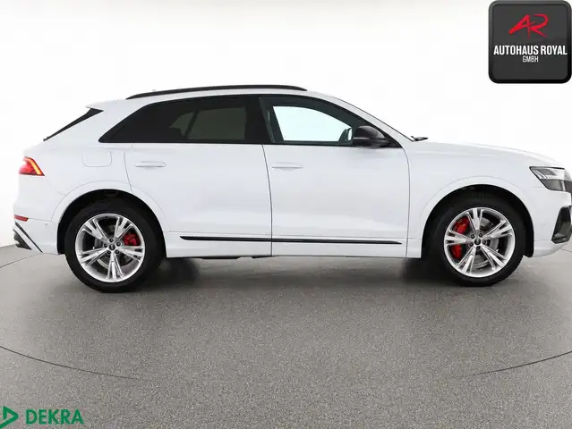 Audi SQ8 view 6