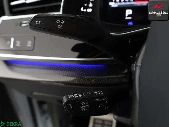Audi SQ8 view 15