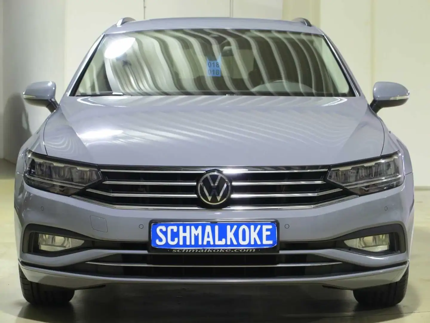 Volkswagen Passat Variant 2.0 TDI SCR DSG7 Business AHK Nav Grau - 1