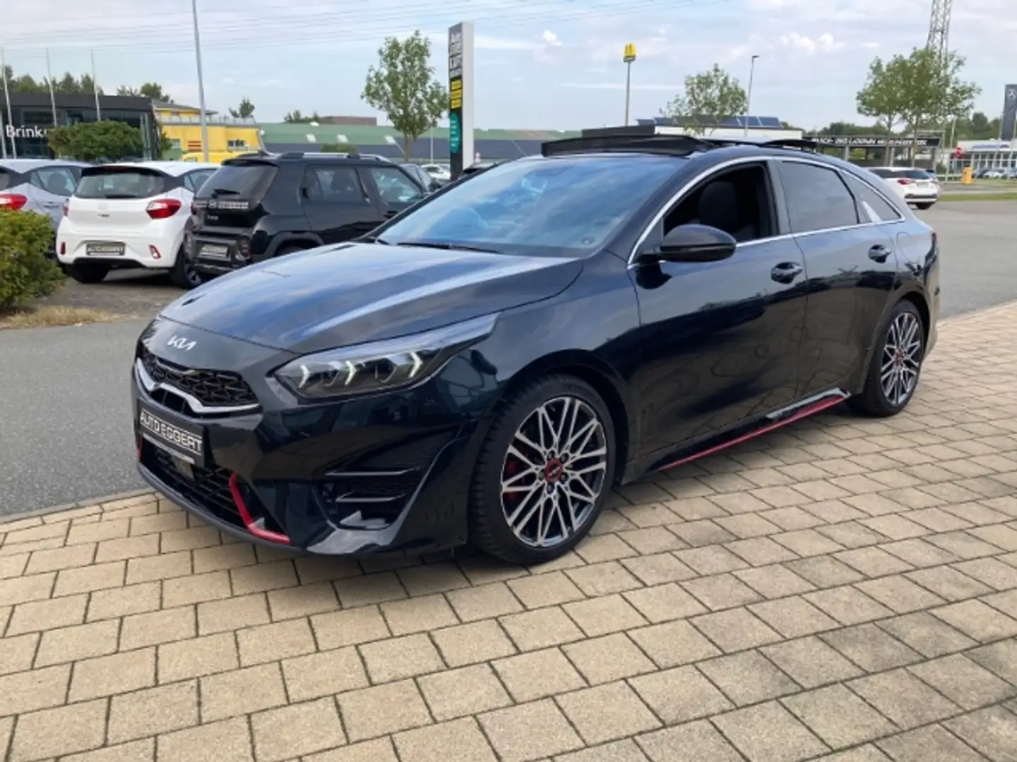Kia ProCeed / pro_cee'd GT 1.6 T-GDI El. Panodach Navi Leder JBL Soundsyst Schwarz - 1