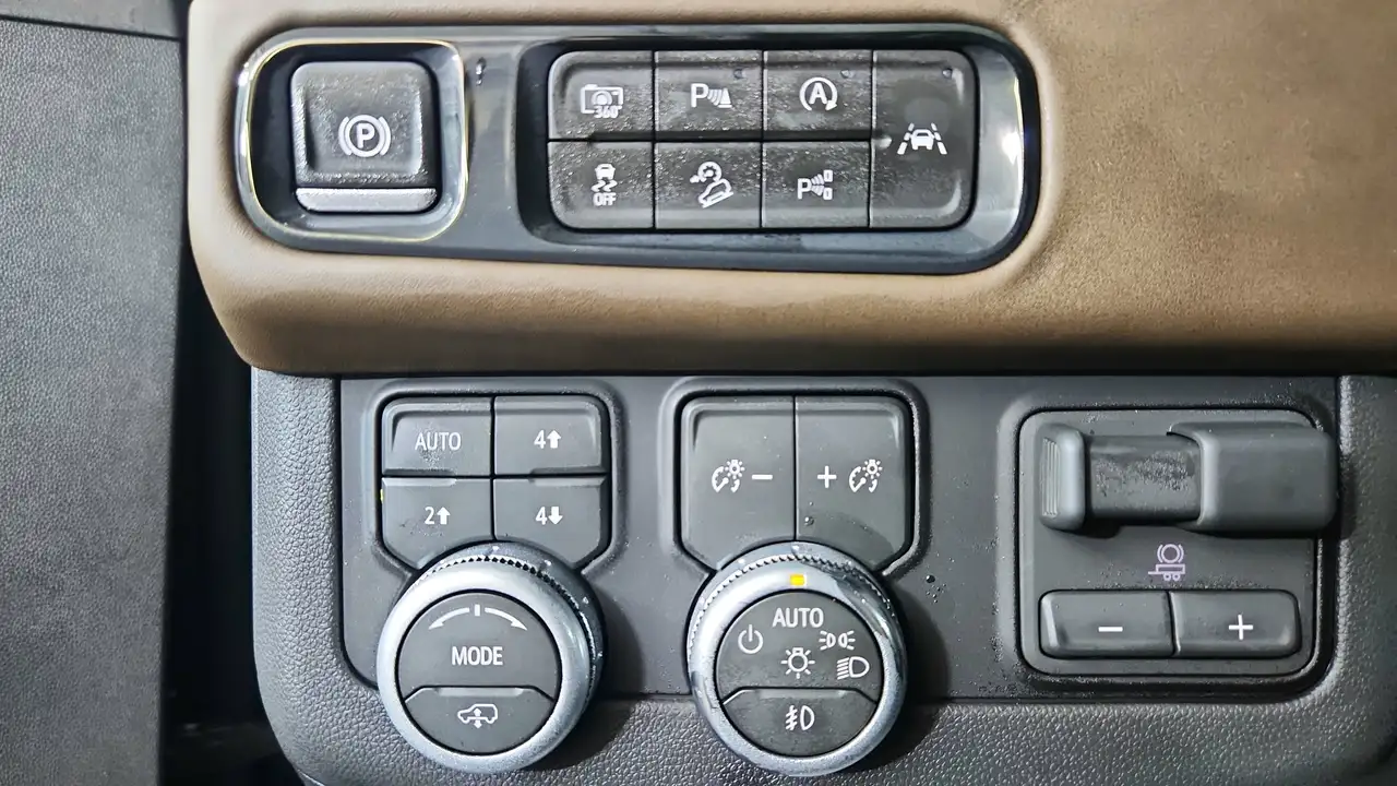 GMC Yukon снимка GMC Yukon