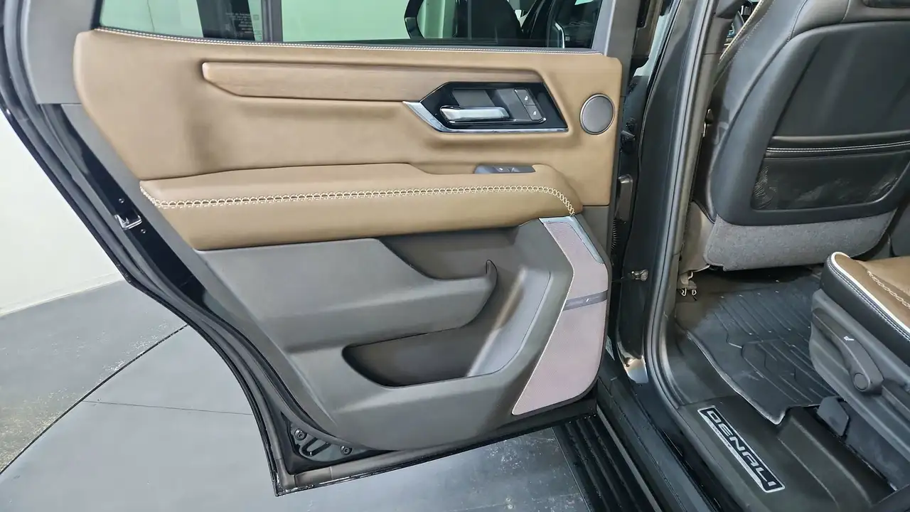 GMC Yukon снимка GMC Yukon