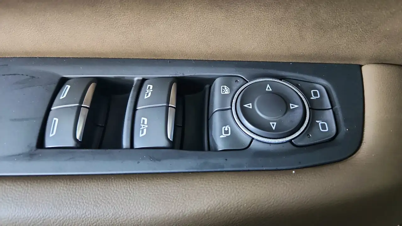 GMC Yukon снимка GMC Yukon
