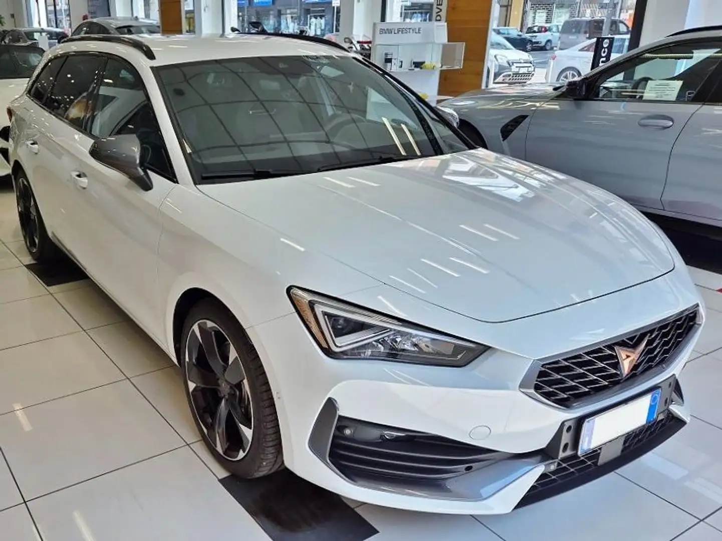 CUPRA Leon Sportstourer 2.0 tsi 190cv dsg Blanc - 2