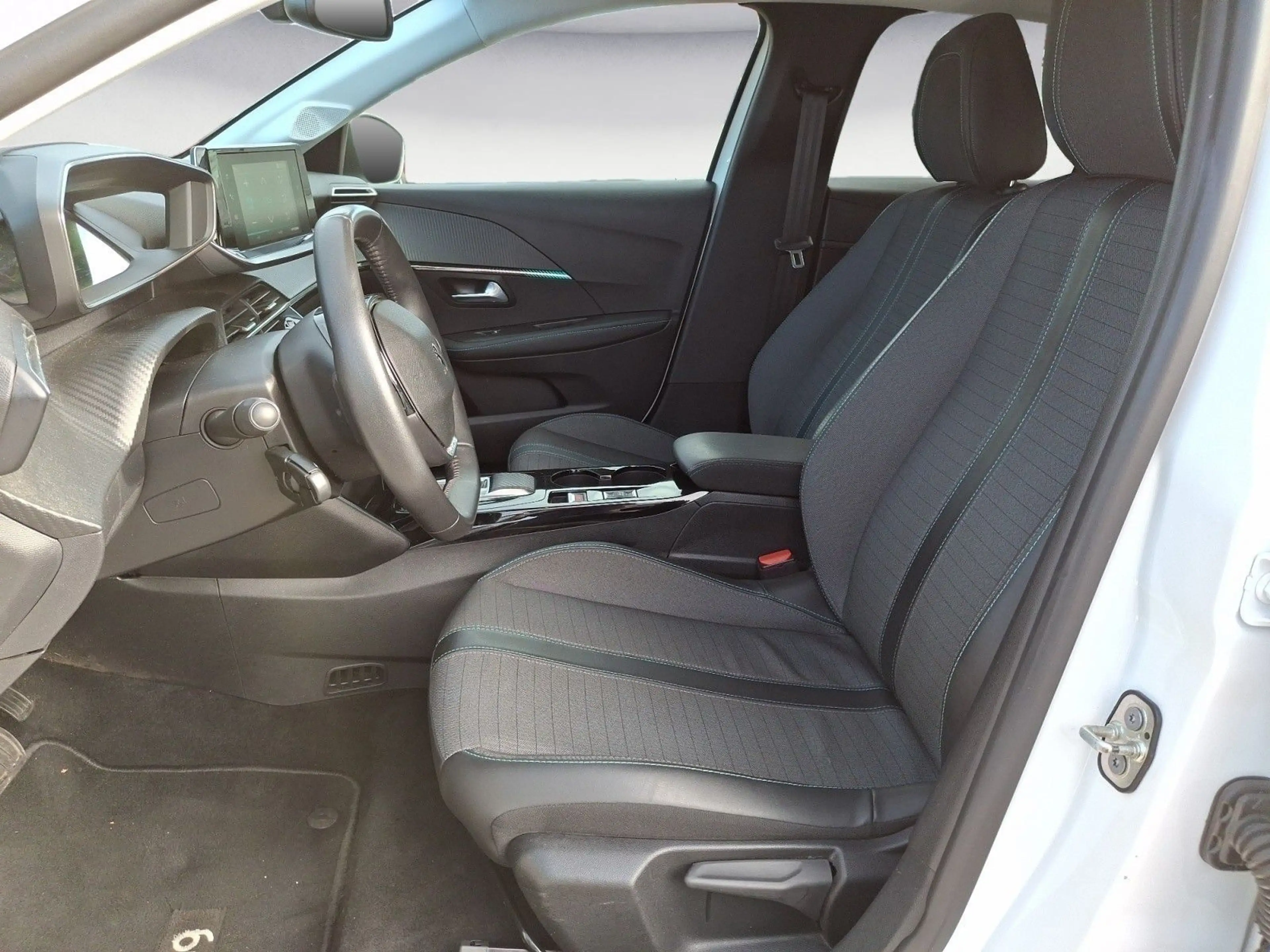 Peugeot e-208 136 Allure+ LED Scheinwerfer Bluetooth PDC — photo 11
