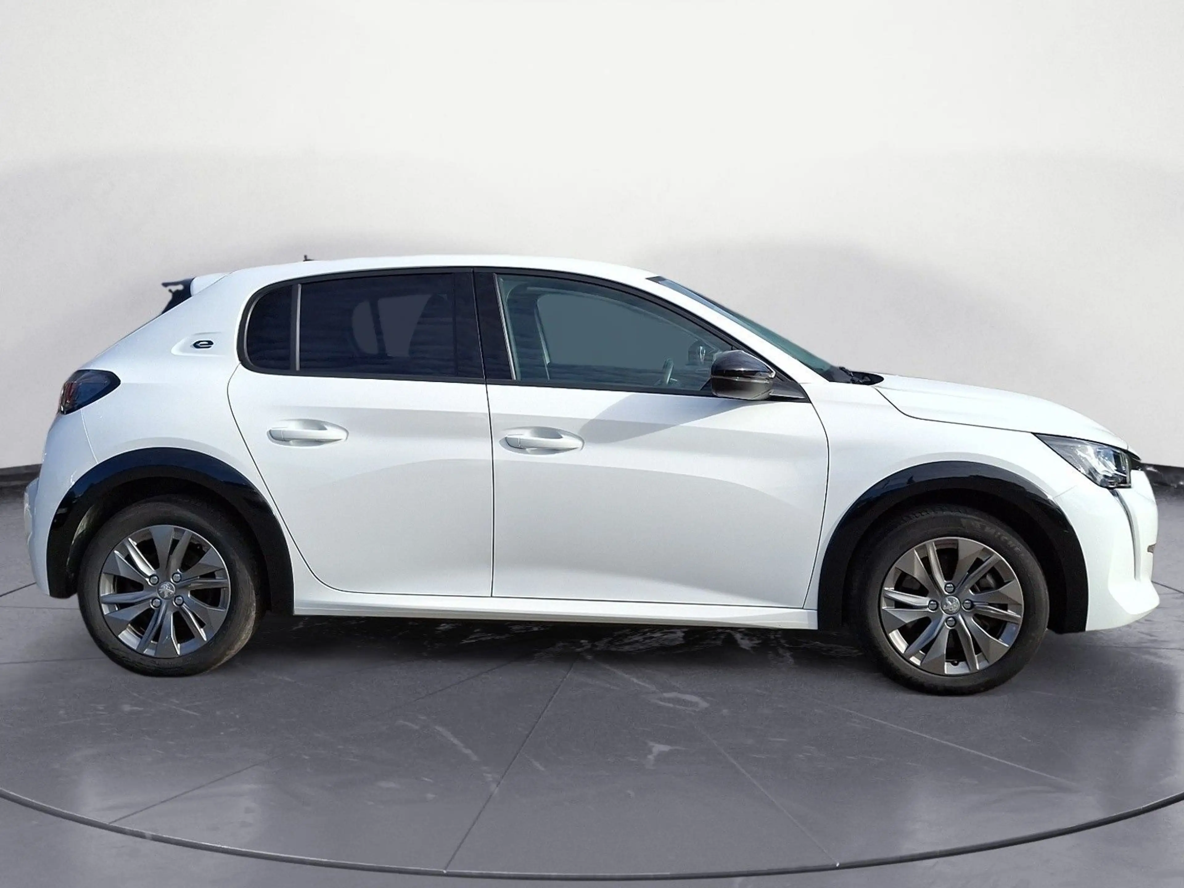 Peugeot e-208 136 Allure+ LED Scheinwerfer Bluetooth PDC — photo 7