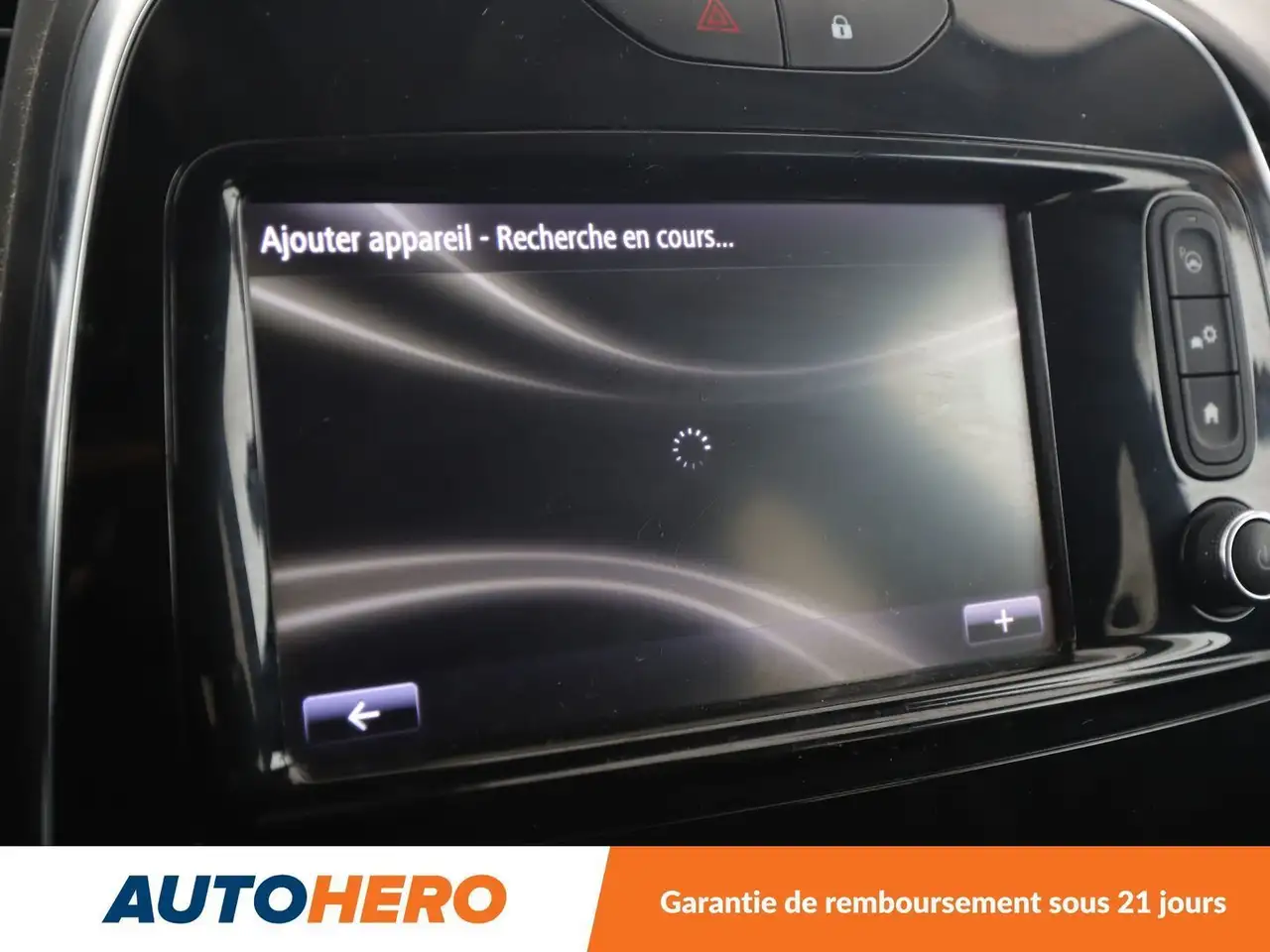 Renault Captur — photo 23