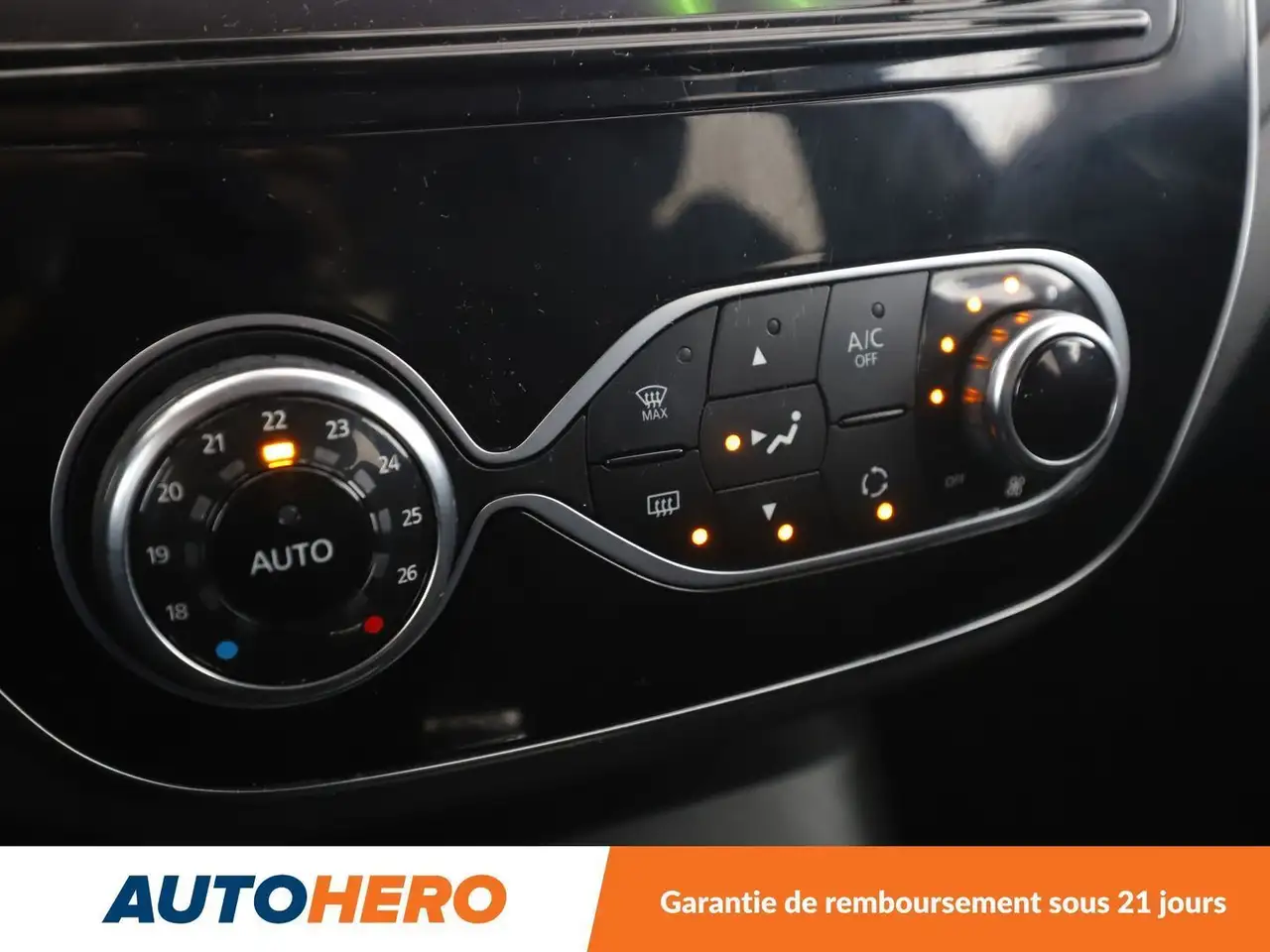 Renault Captur — photo 25